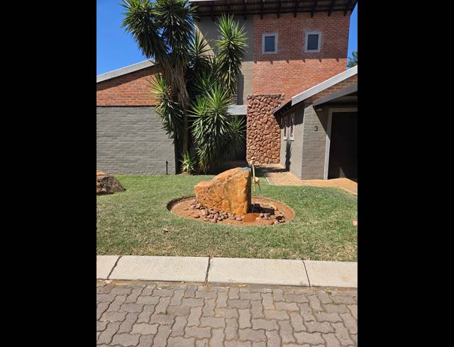 4 BEDROOM FREEHOLD FOR SALE IN WATERVAL EAST